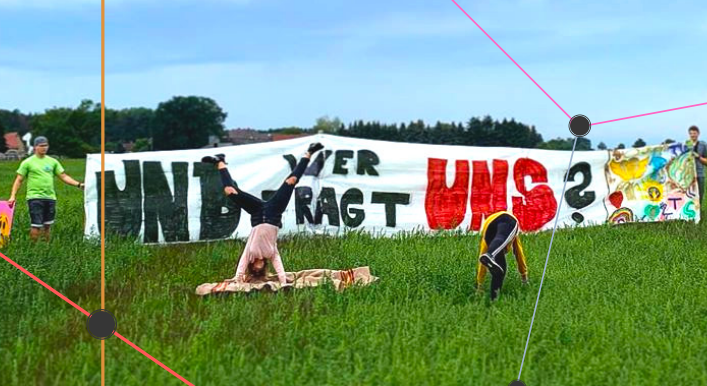 "Und wer fragt uns?" fragen Kinder- und Jugendlichen auf einem Plakat anlässlich der Kinder- und Jugendaktion #anbahnen am 5. September 2020.