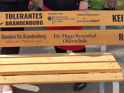 Im Rahmen der bundesweite Aktion "Bänke gegen Rassismus" werden auch im Landkreis Oberhavel Bänke aufgestellt: Kein Platz für Rassismus.