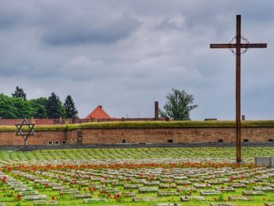 Das Foto zeigt den Nationalfriedhof Ghetto Theresienstadt.